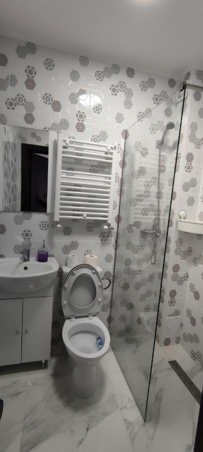 Home Naya Букурещ Екстериор снимка