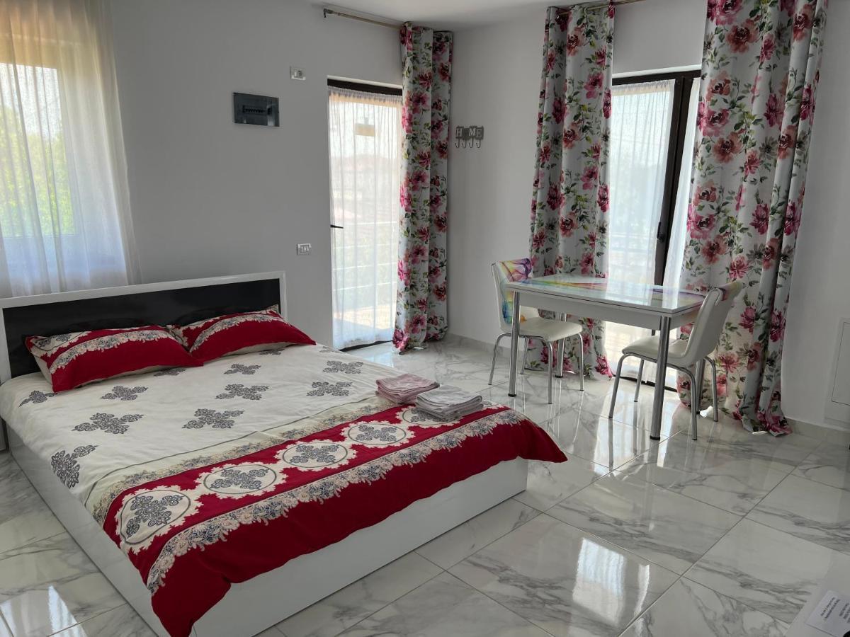 Home Naya Букурещ Екстериор снимка